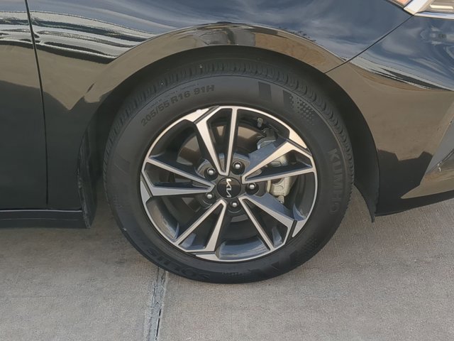 Used 2024 Kia Forte LXS w/ LXS Technology Package image 22