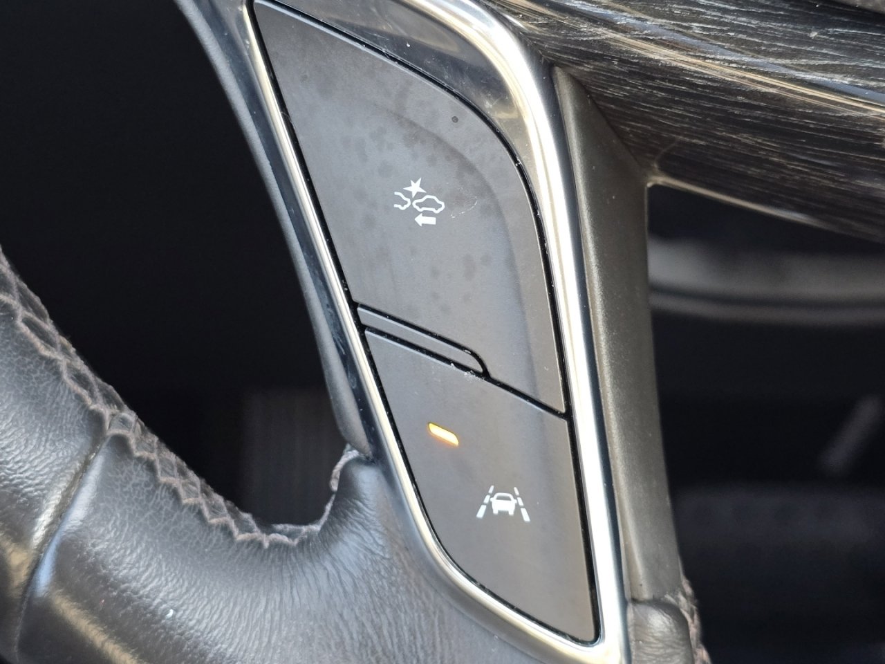 Used 2022 Cadillac XT5 Premium Luxury w/ LPO, Premium Carpet Package image 9