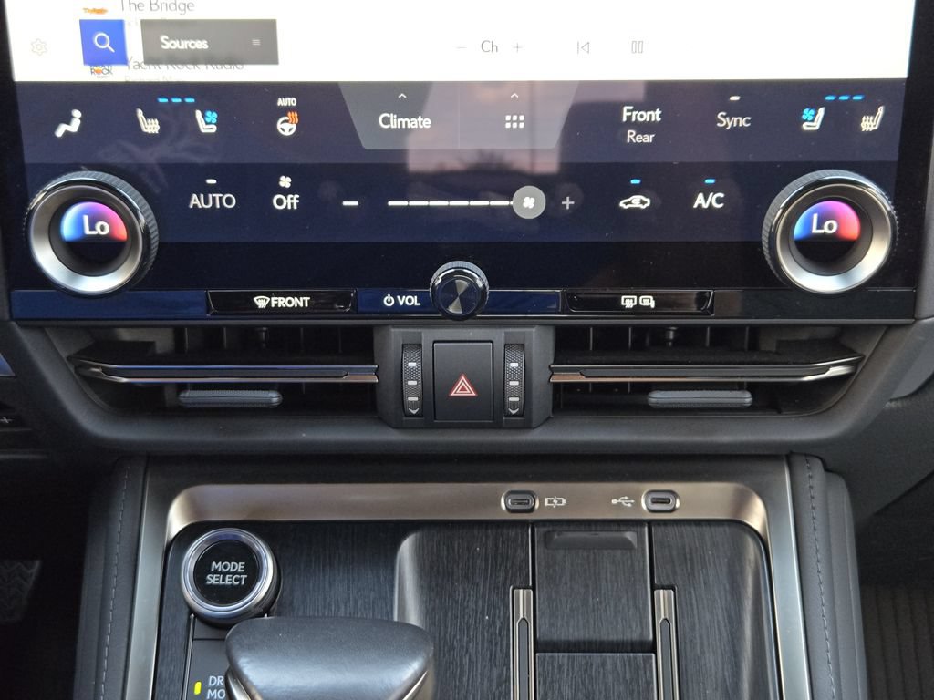 Used 2024 Lexus GX 550 w/ Accessory Package (Z1) AWD/4WD image 19