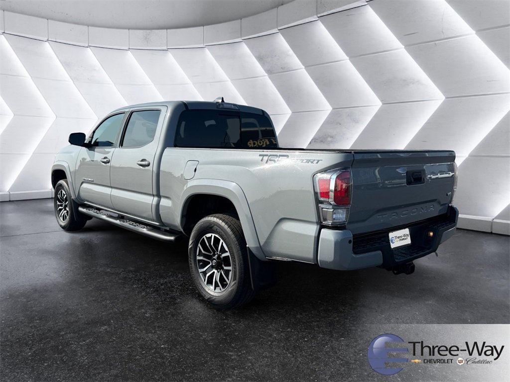 Used 2020 Toyota Tacoma SR5 image 3
