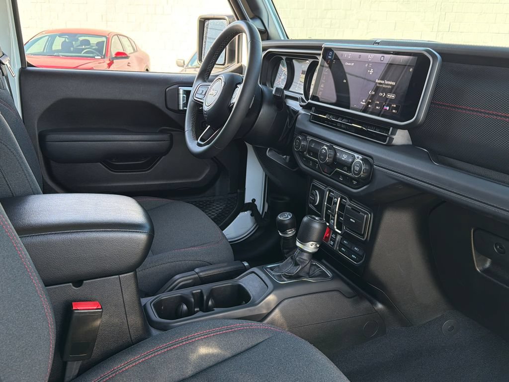 Used 2025 Jeep Wrangler Unlimited Rubicon AWD/4WD image 9