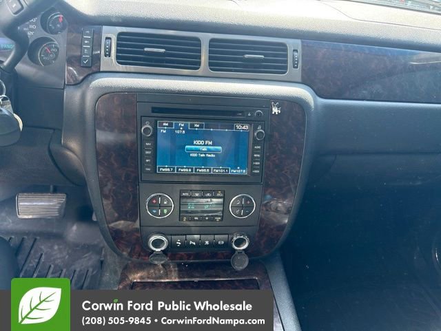 Used 2011 GMC Sierra 2500 Denali w/ Suspension Package, Off-Road AWD/4WD image 12