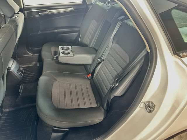 Used 2020 Ford Fusion SE FWD image 18
