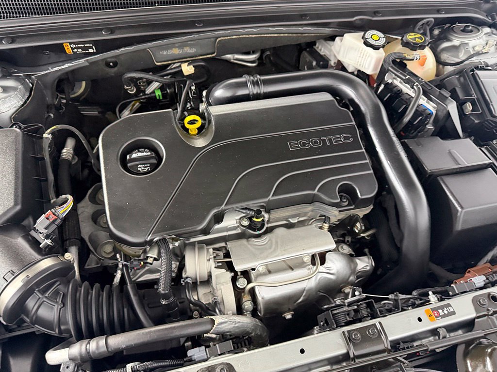 Used 2025 Chevrolet Malibu RS FWD image 34
