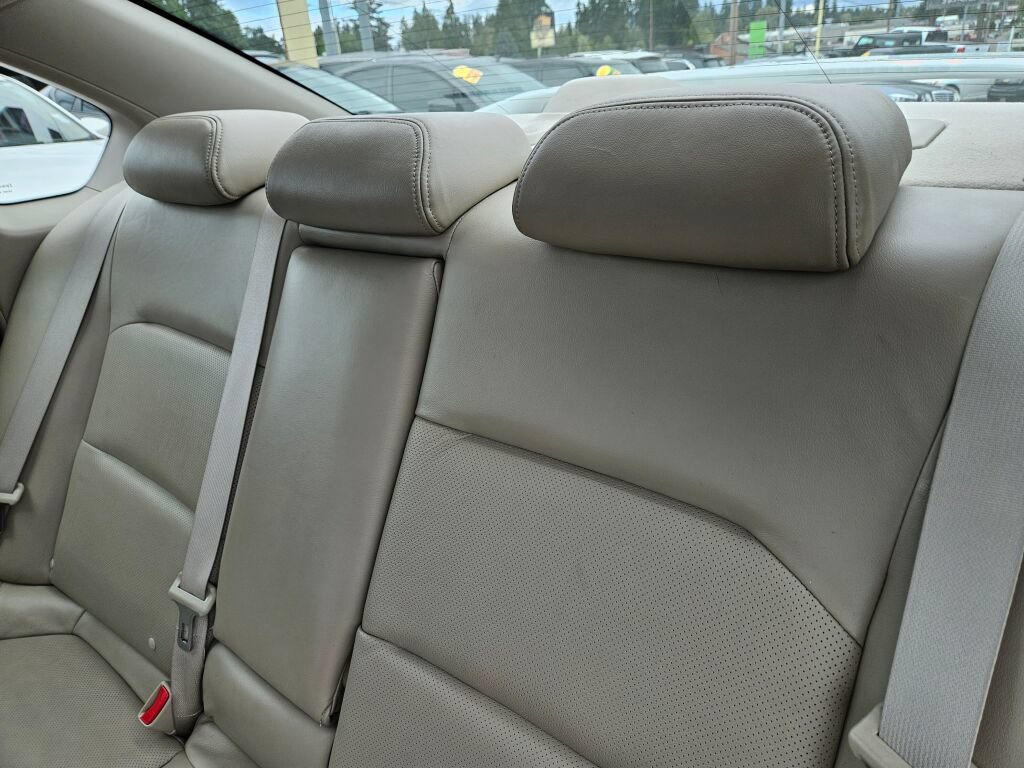 Used 2006 Subaru Legacy 2.5GT Limited AWD/4WD image 13