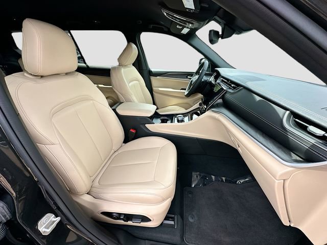 Used 2024 Jeep Grand Cherokee L Limited image 29