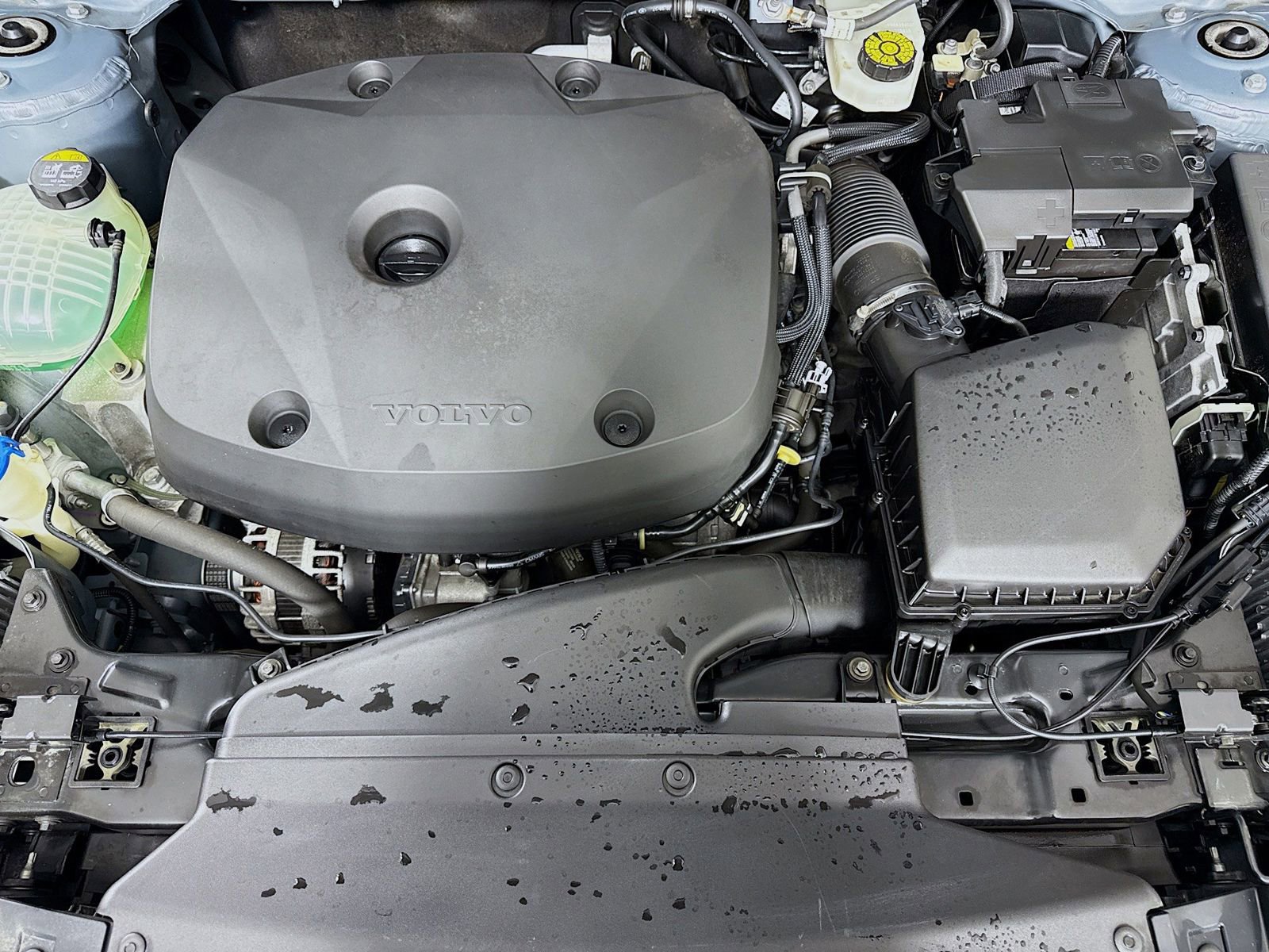 Used 2021 Volvo XC40 T5 R-Design image 30