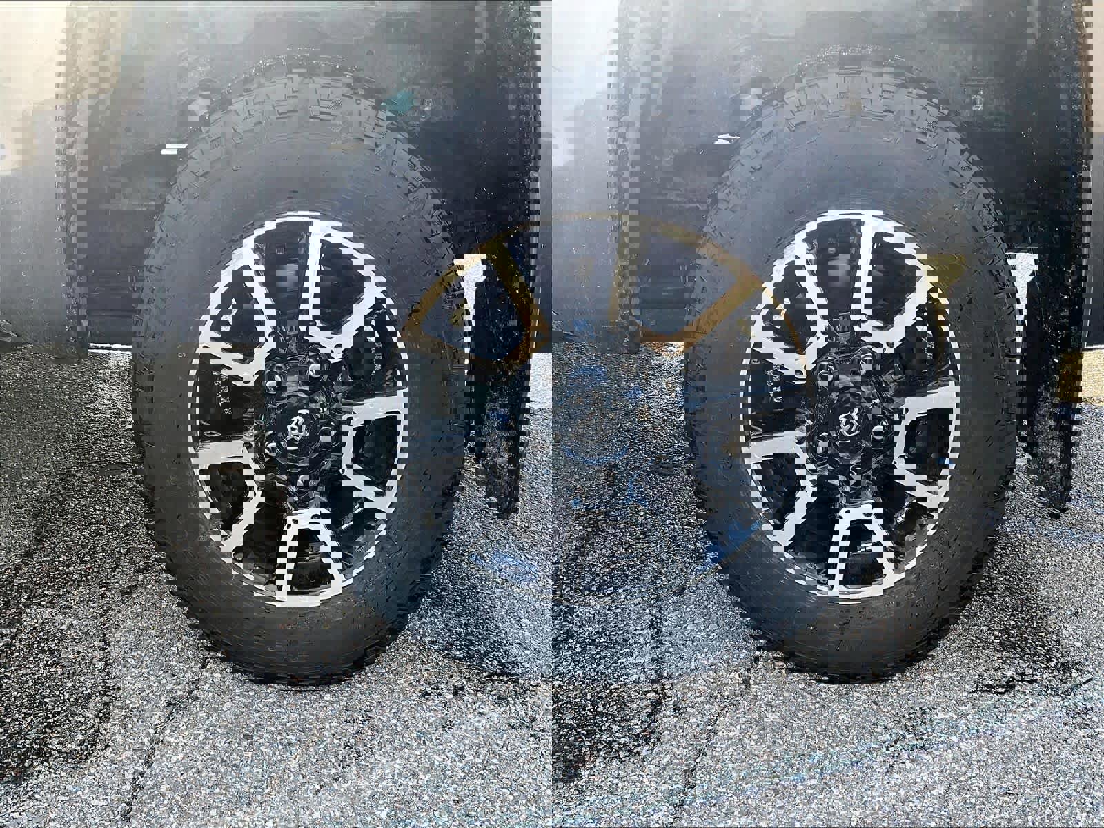 Used 2018 Toyota Tundra SR5 w/ TRD Off Road Package image 4