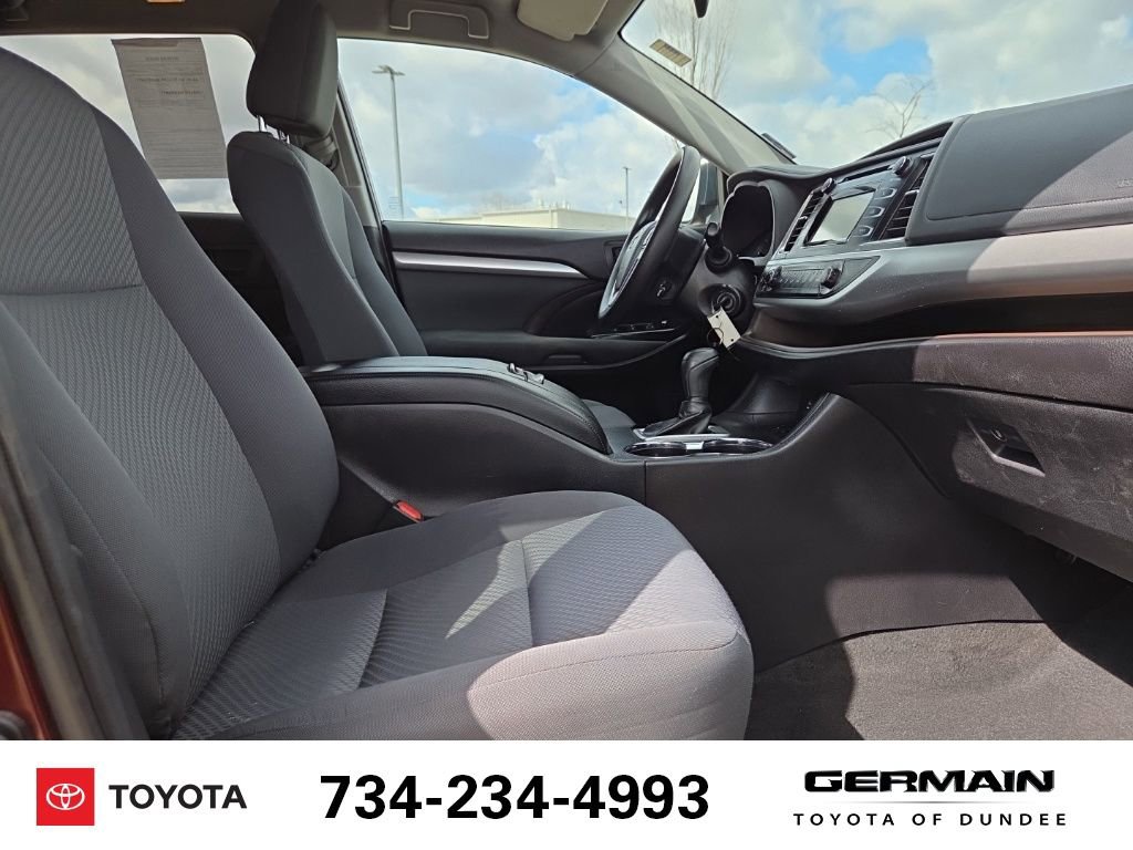 Used 2019 Toyota Highlander LE image 15