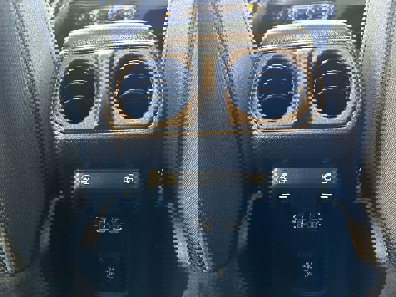 Used 2024 Jeep Wrangler Unlimited Sahara image 19