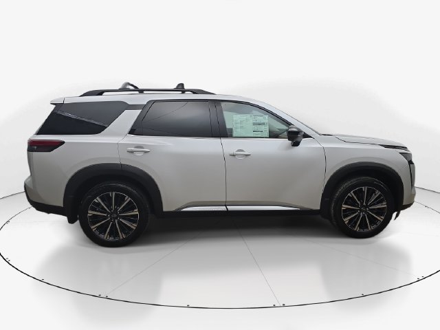 New 2026 Nissan Pathfinder Platinum FWD image 5