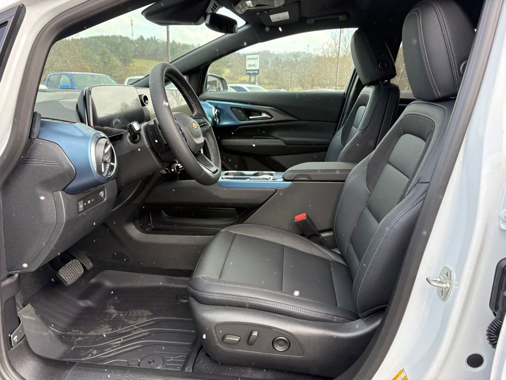 New 2026 Chevrolet Equinox EV LT image 6