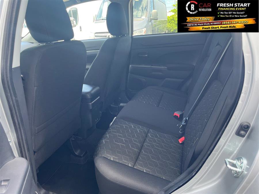 Used 2026 Mitsubishi Outlander Sport LE AWD/4WD image 28
