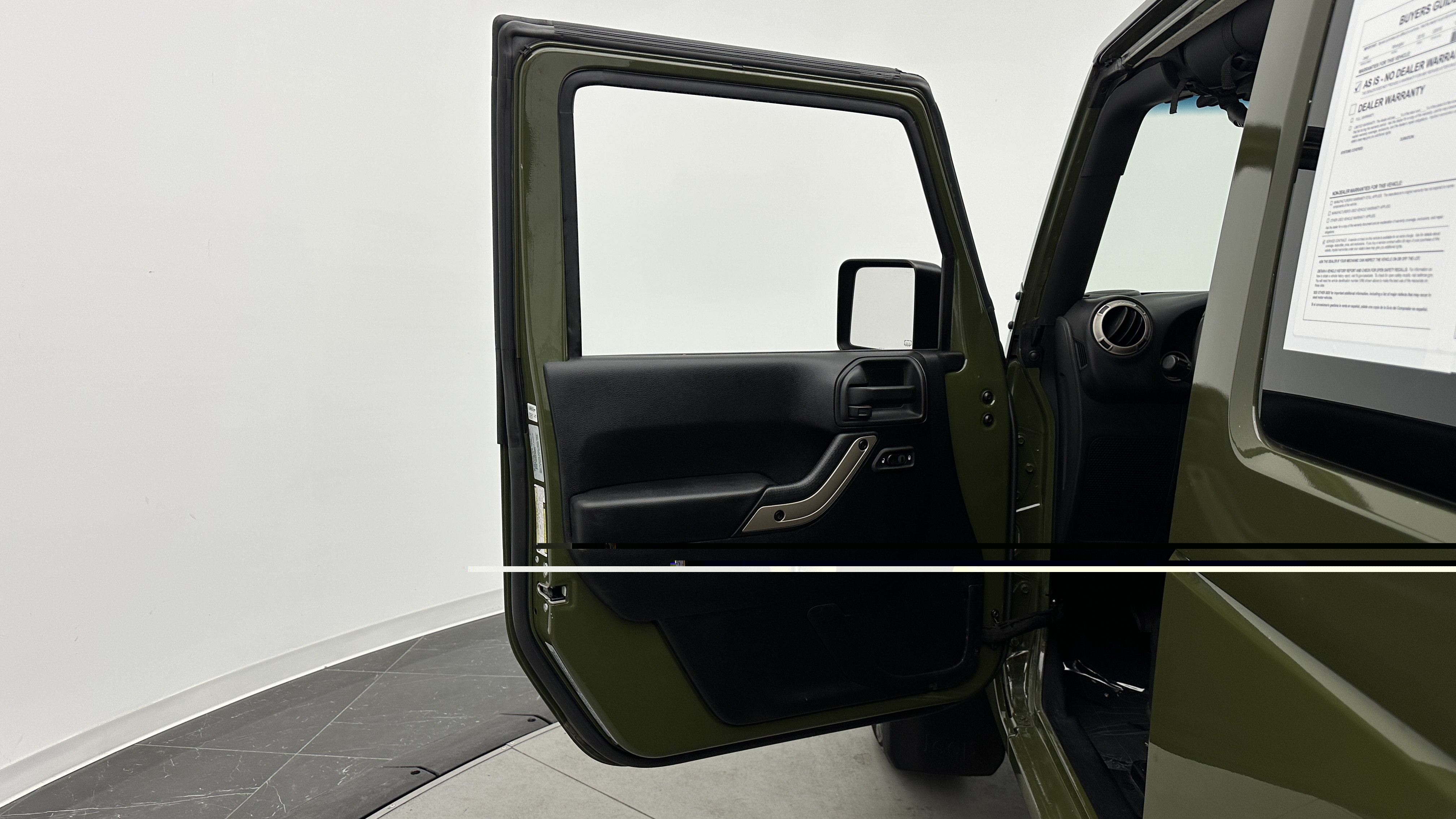 Used 2016 Jeep Wrangler Sahara AWD/4WD image 10