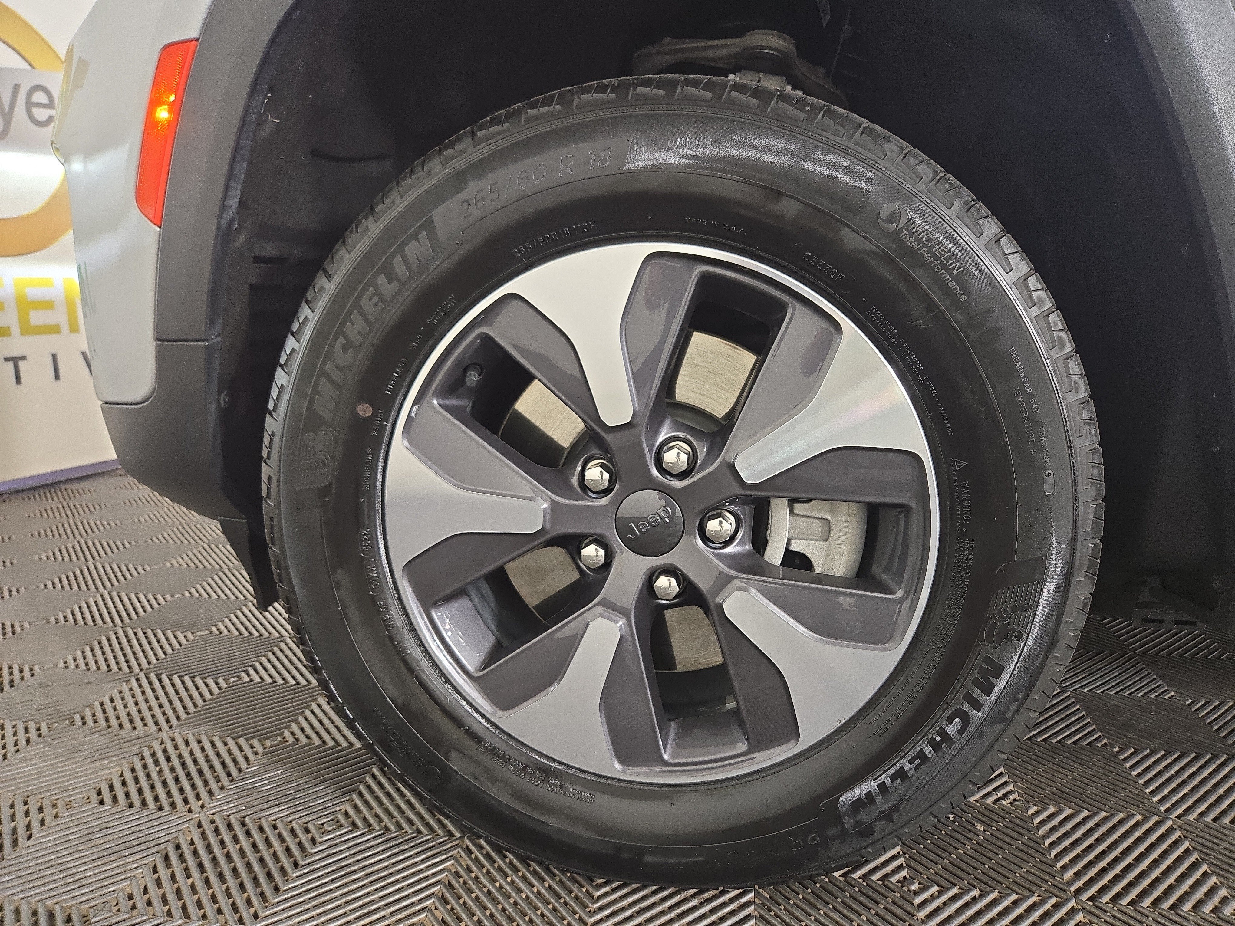 Used 2023 Jeep Grand Cherokee 4WD 4xe image 37