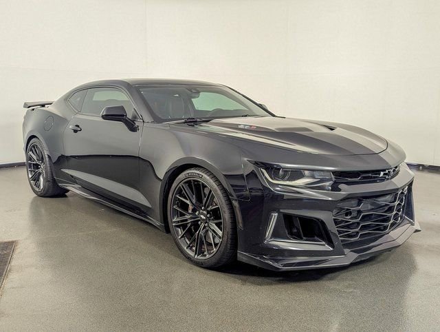 Used 2019 Chevrolet Camaro ZL1 RWD image 2