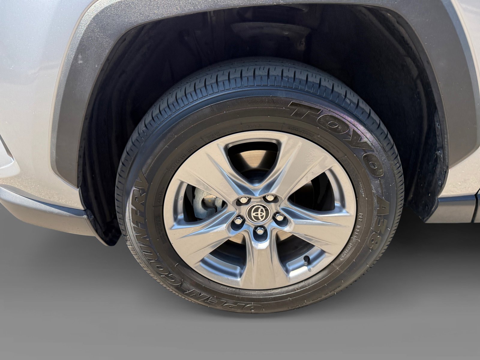 Used 2023 Toyota RAV4 LE AWD/4WD image 9