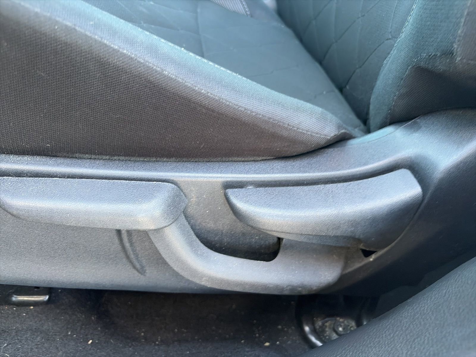 Used 2019 Nissan Kicks SV image 11