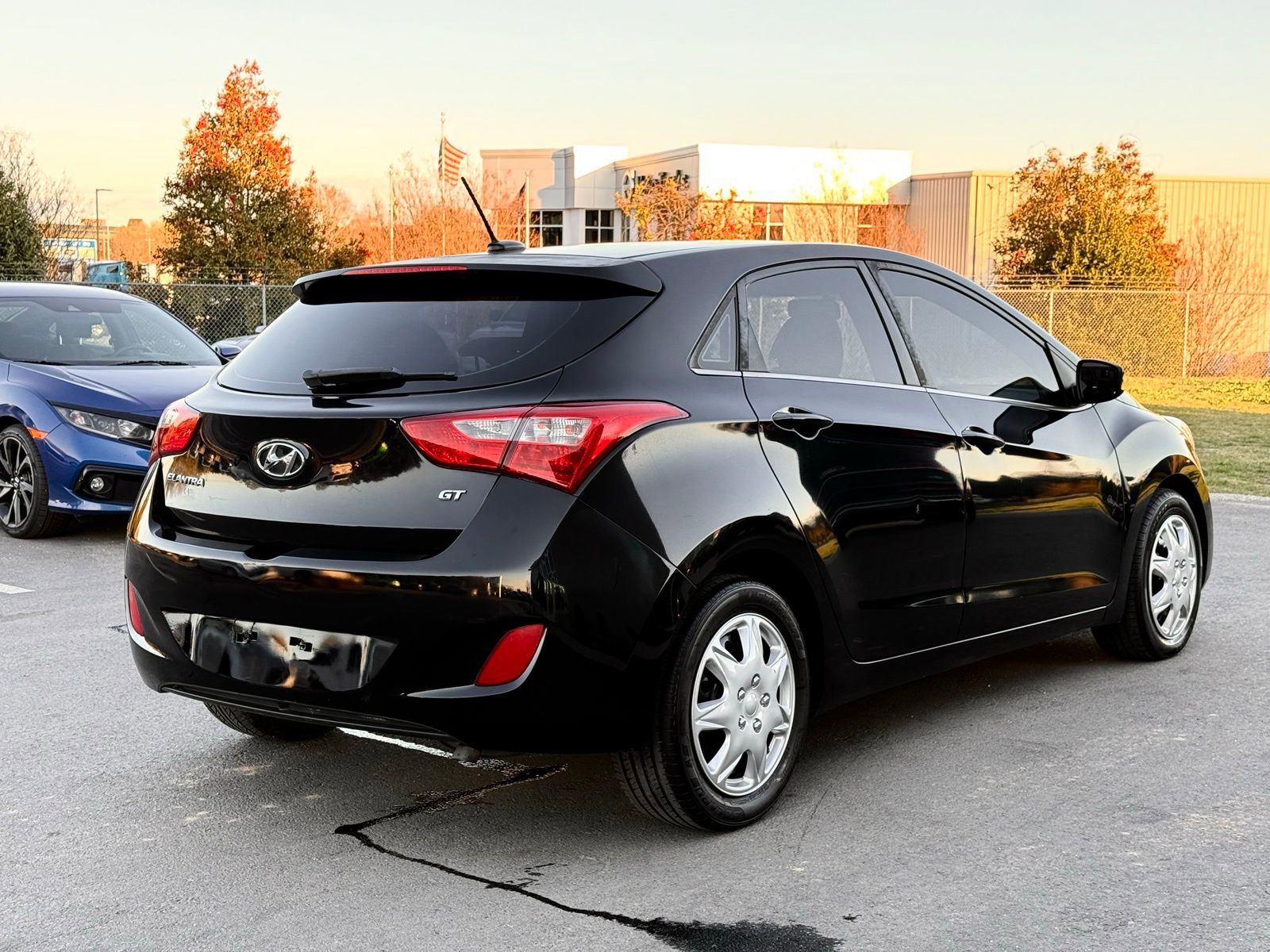 Used 2017 Hyundai Elantra GT image 7