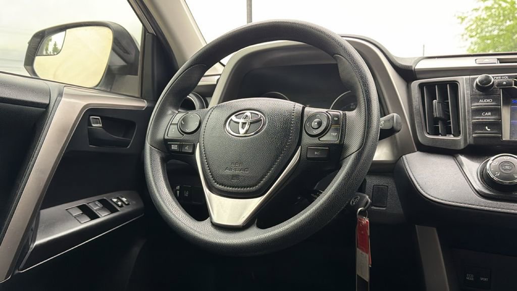 Used 2018 Toyota RAV4 LE image 36