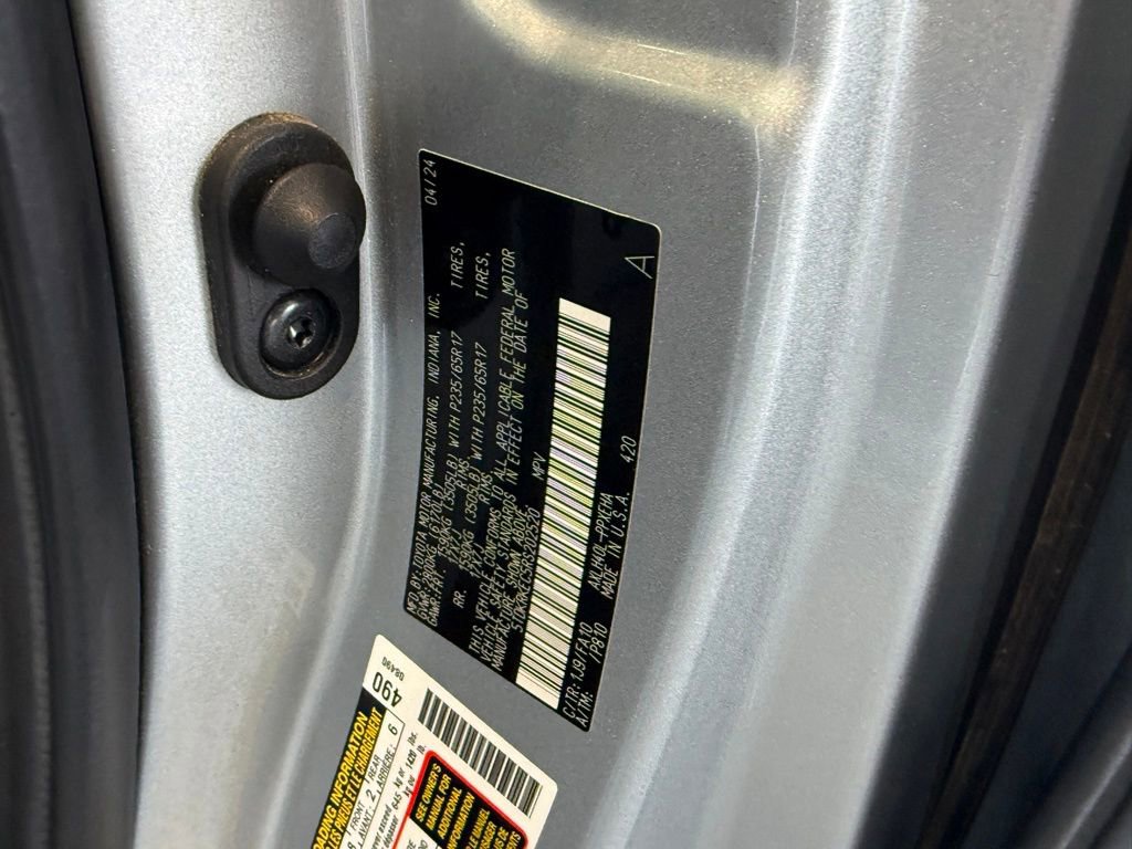 Used 2024 Toyota Sienna LE image 34