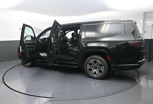 Used 2024 Jeep Wagoneer L Series II w/ Flexible Seating Group AWD/4WD image 36