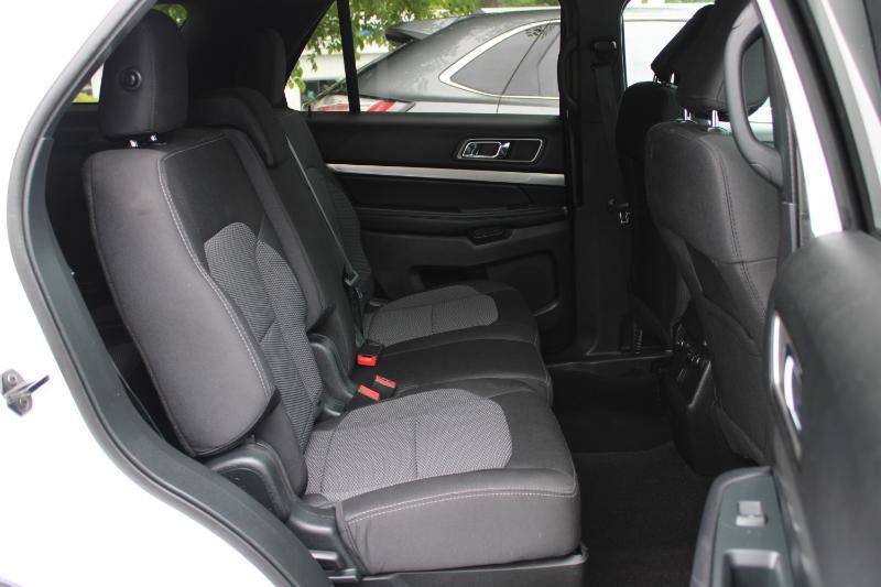 Used 2019 Ford Explorer XLT w/ Equipment Group 201A FWD image 13