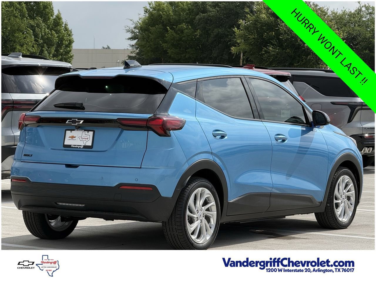 New 2027 Chevrolet Bolt LT w/ Comfort Package FWD image 4