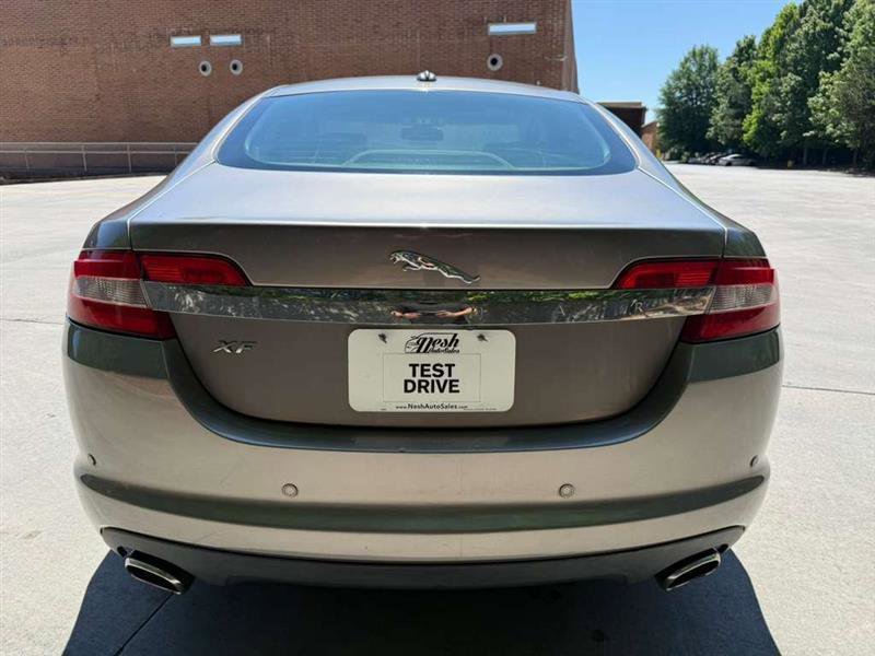 Used 2011 Jaguar XF Premium RWD image 3