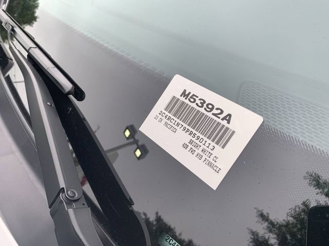 Used 2023 Chrysler Pacifica Pinnacle FWD image 40