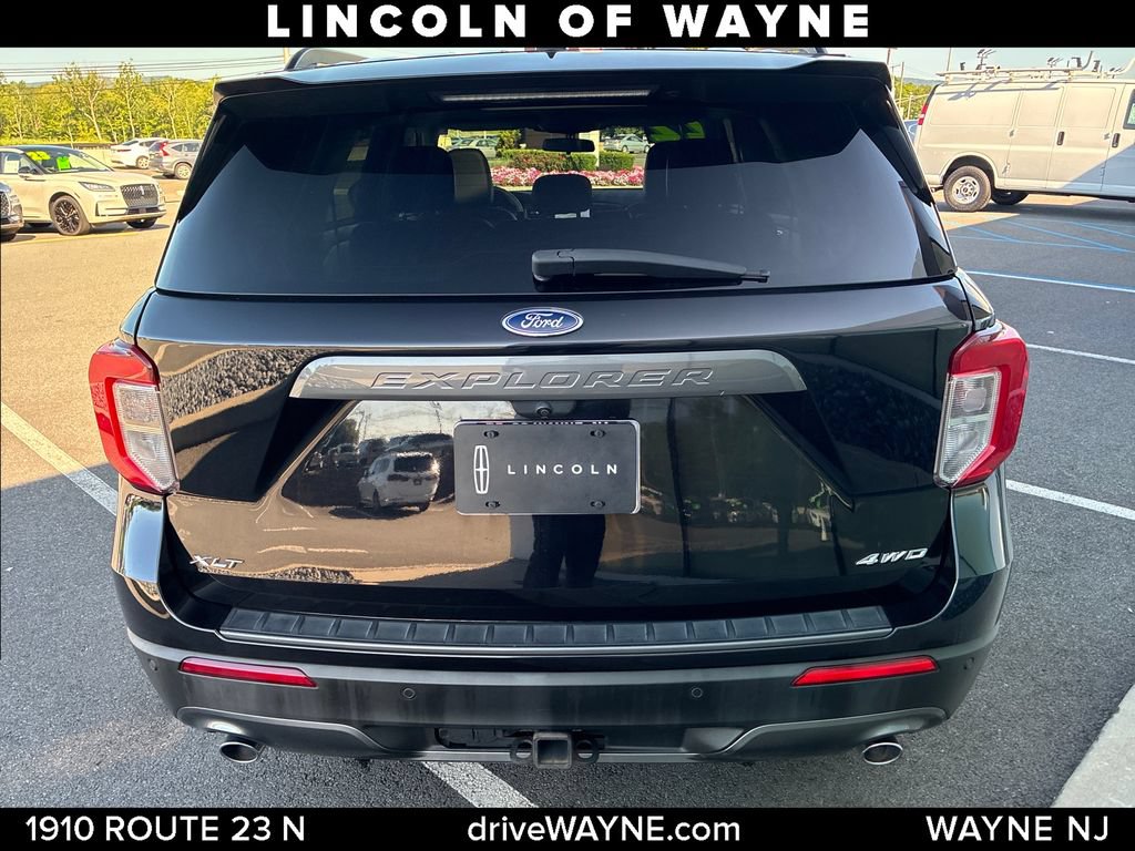 Used 2022 Ford Explorer XLT w/ Equipment Group 202A AWD/4WD image 4