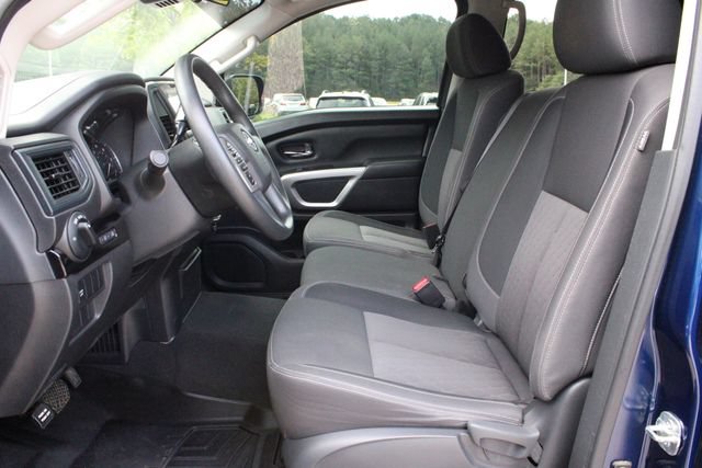 Used 2023 Nissan Titan SV AWD/4WD image 11