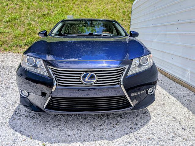 Used 2014 Lexus ES 300h w/ Luxury Package w/Bamboo Trim FWD image 4