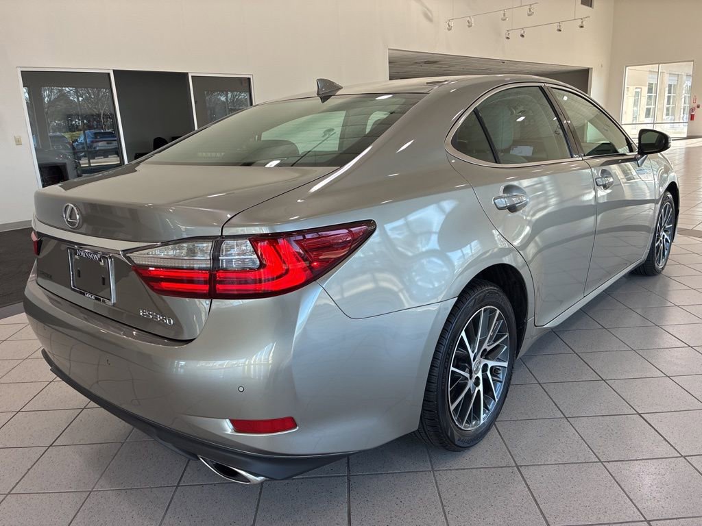 Used 2016 Lexus ES 350 350 LUXURY/SAFETY+/SMART CRUIS w/ Luxury Package w/Wood Trim image 9