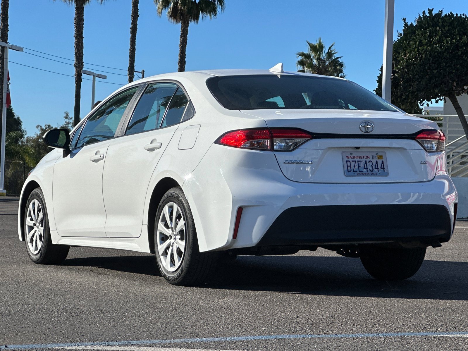 Used 2024 Toyota Corolla LE image 3