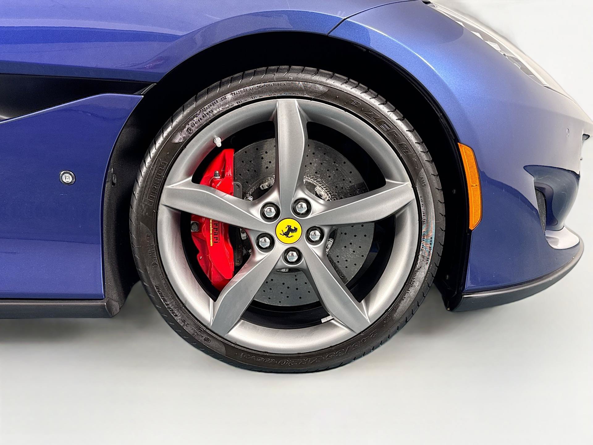 Used 2019 Ferrari Portofino RWD image 57