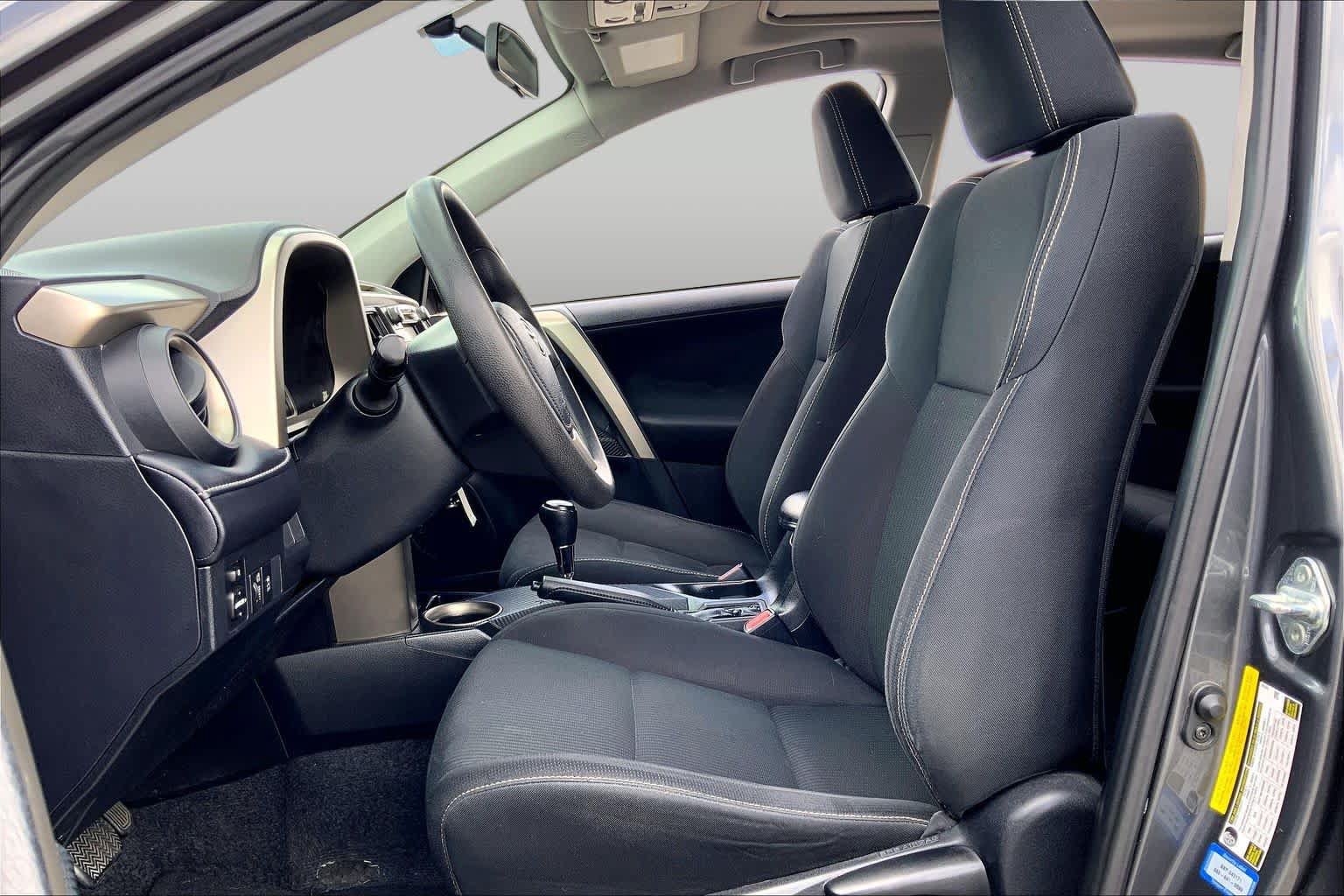 Used 2013 Toyota RAV4 XLE FWD image 8