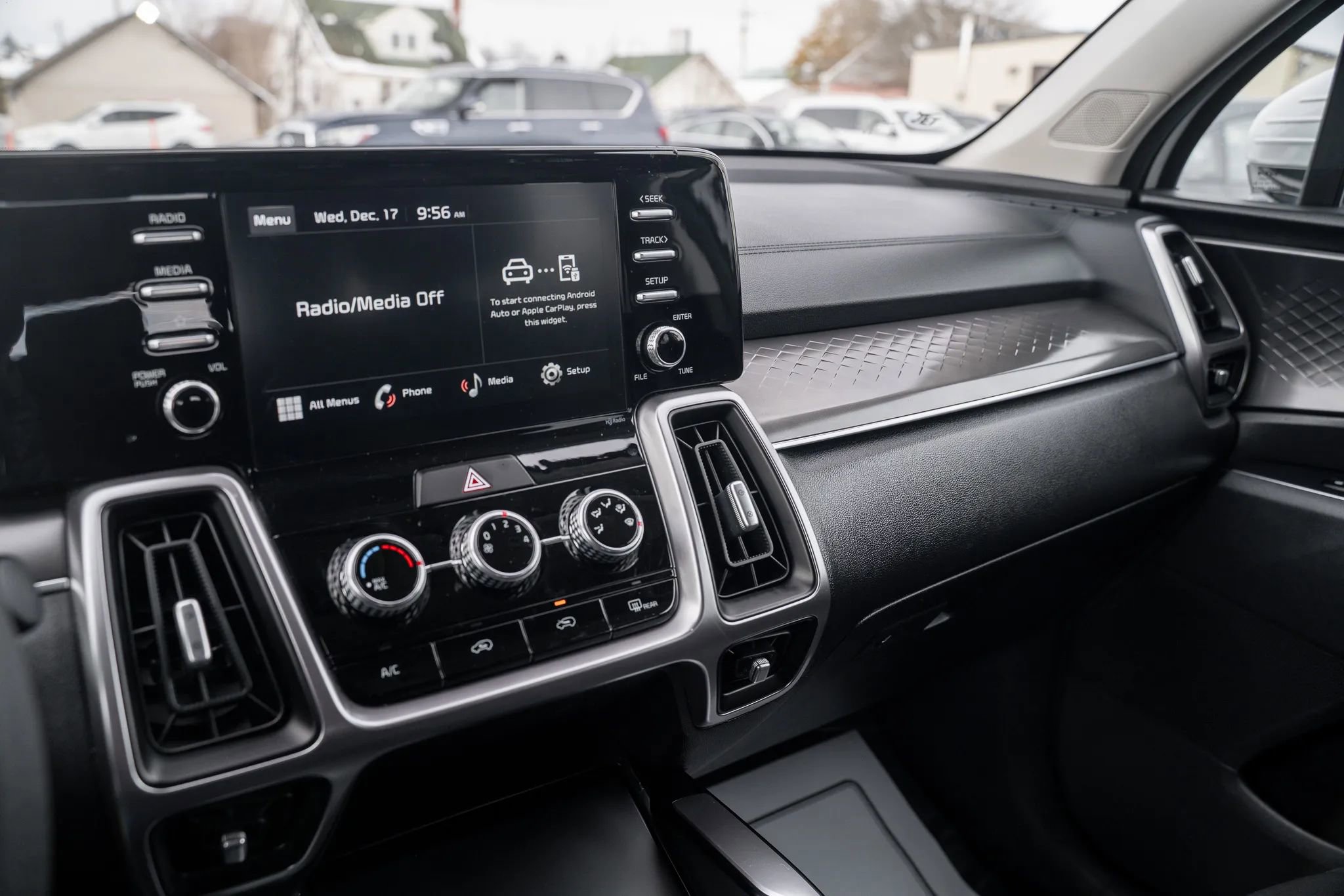 Used 2022 Kia Sorento LX image 19