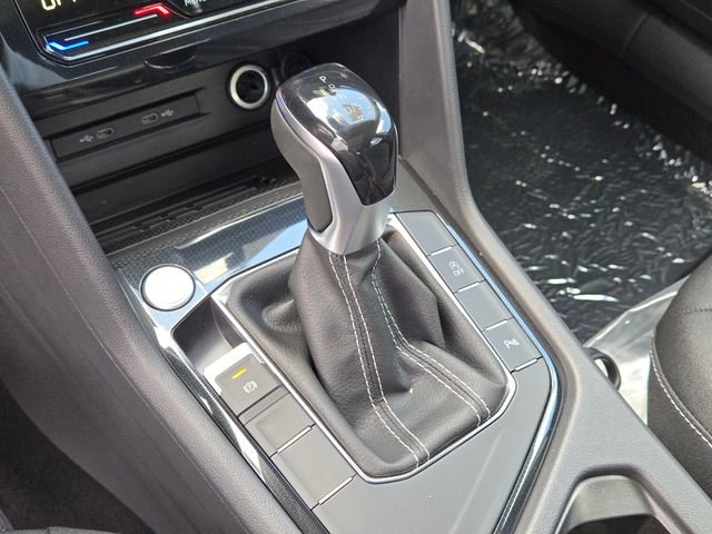 New 2026 Volkswagen Taos SE FWD image 15