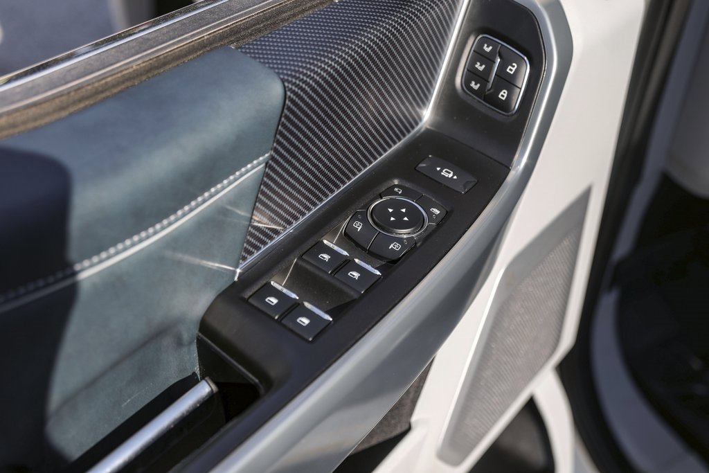 Used 2024 Ford F450 Limited w/ FX4 Off-Road Package image 29