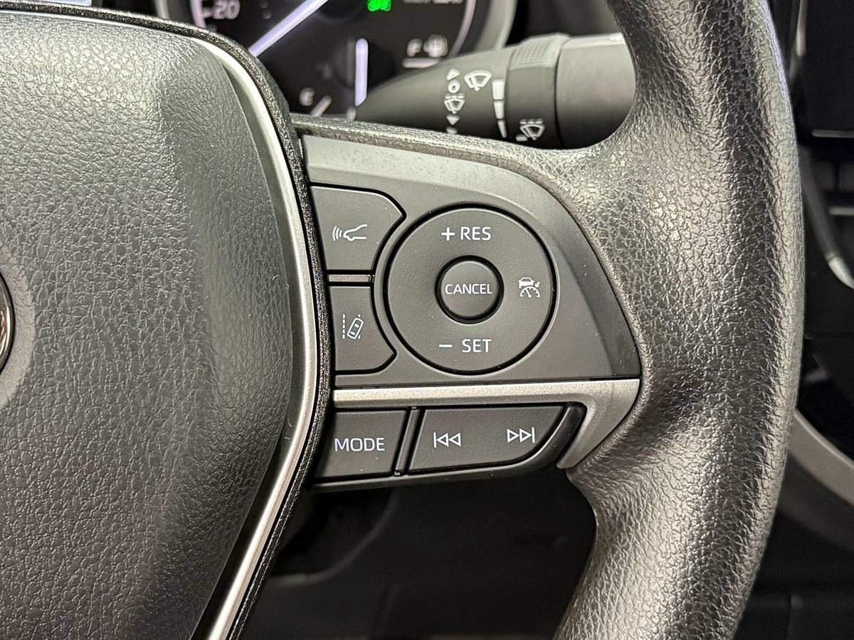 Used 2022 Toyota Camry LE FWD image 18