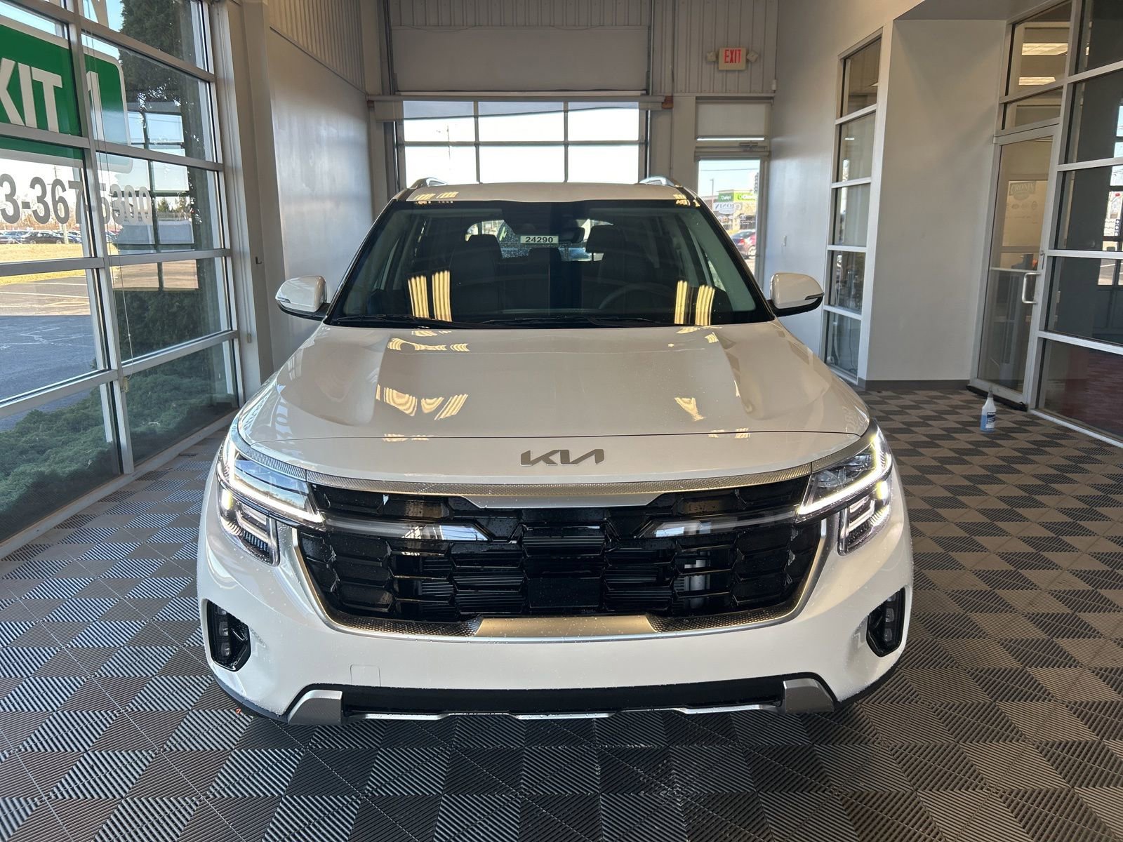 New 2026 Kia Seltos SX image 2