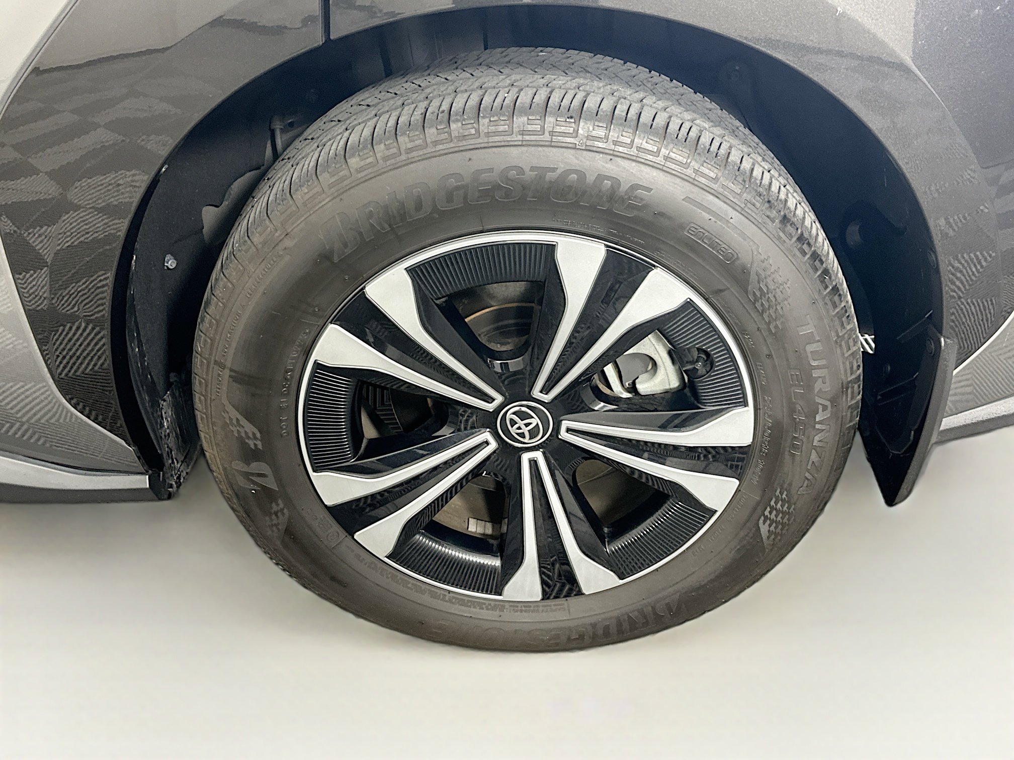 Used 2023 Toyota bZ4X XLE w/ Weather Package FWD image 11