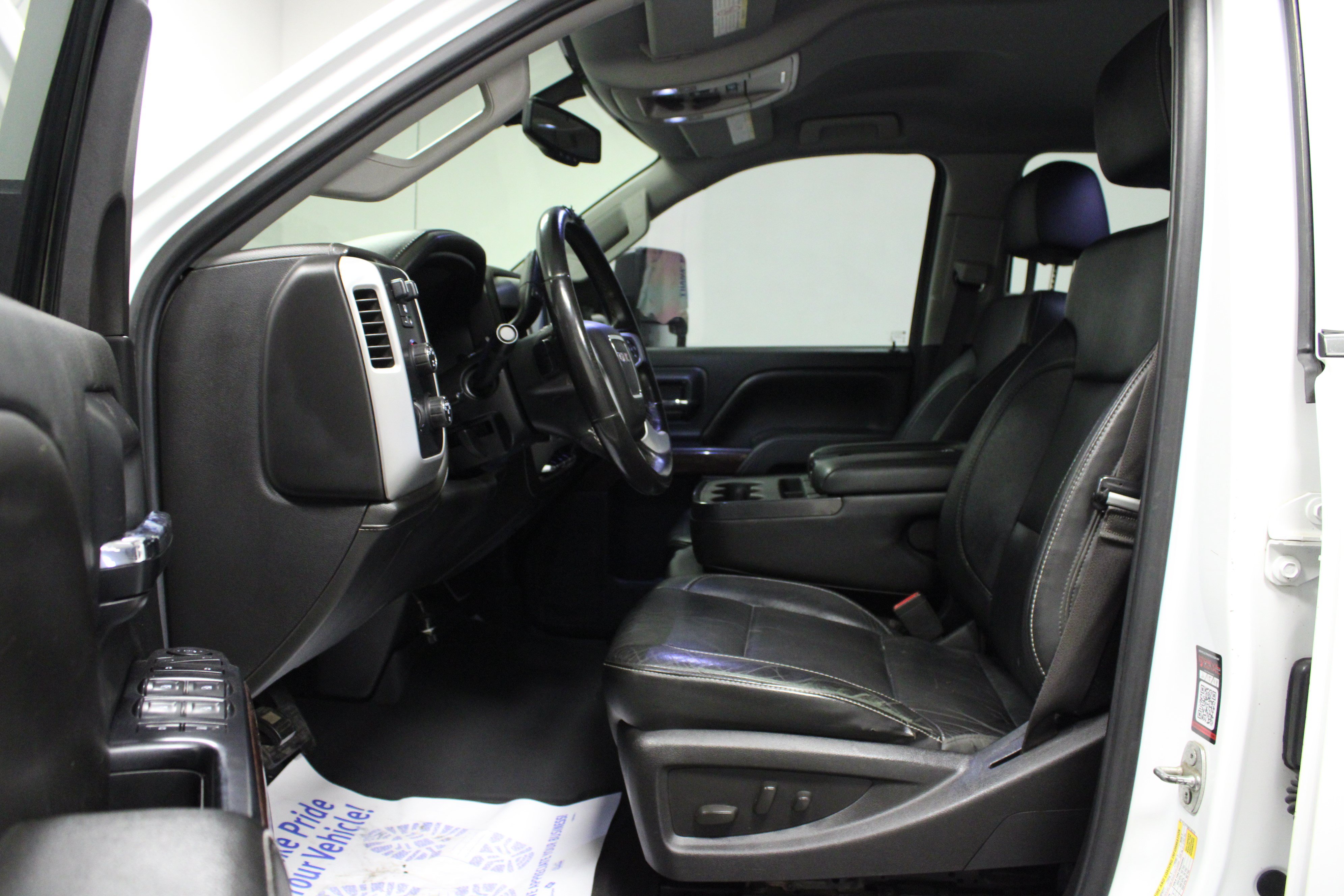 Used 2015 GMC Sierra 2500 SLE w/ SLE Preferred Package AWD/4WD image 12
