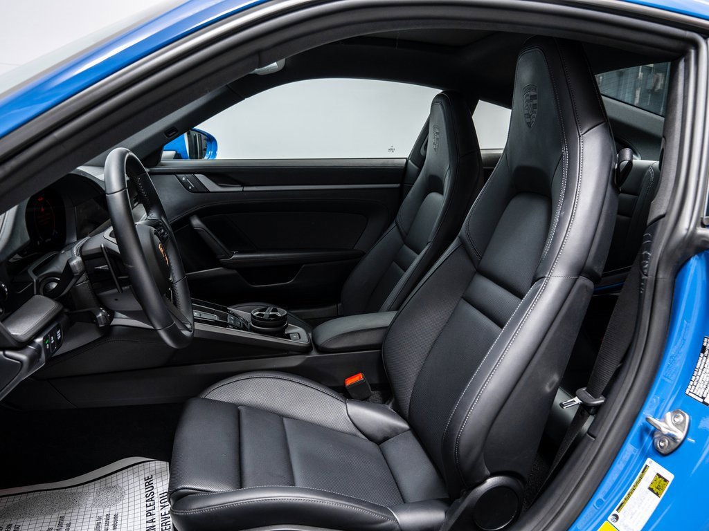 Used 2025 Porsche 911 Carrera image 5
