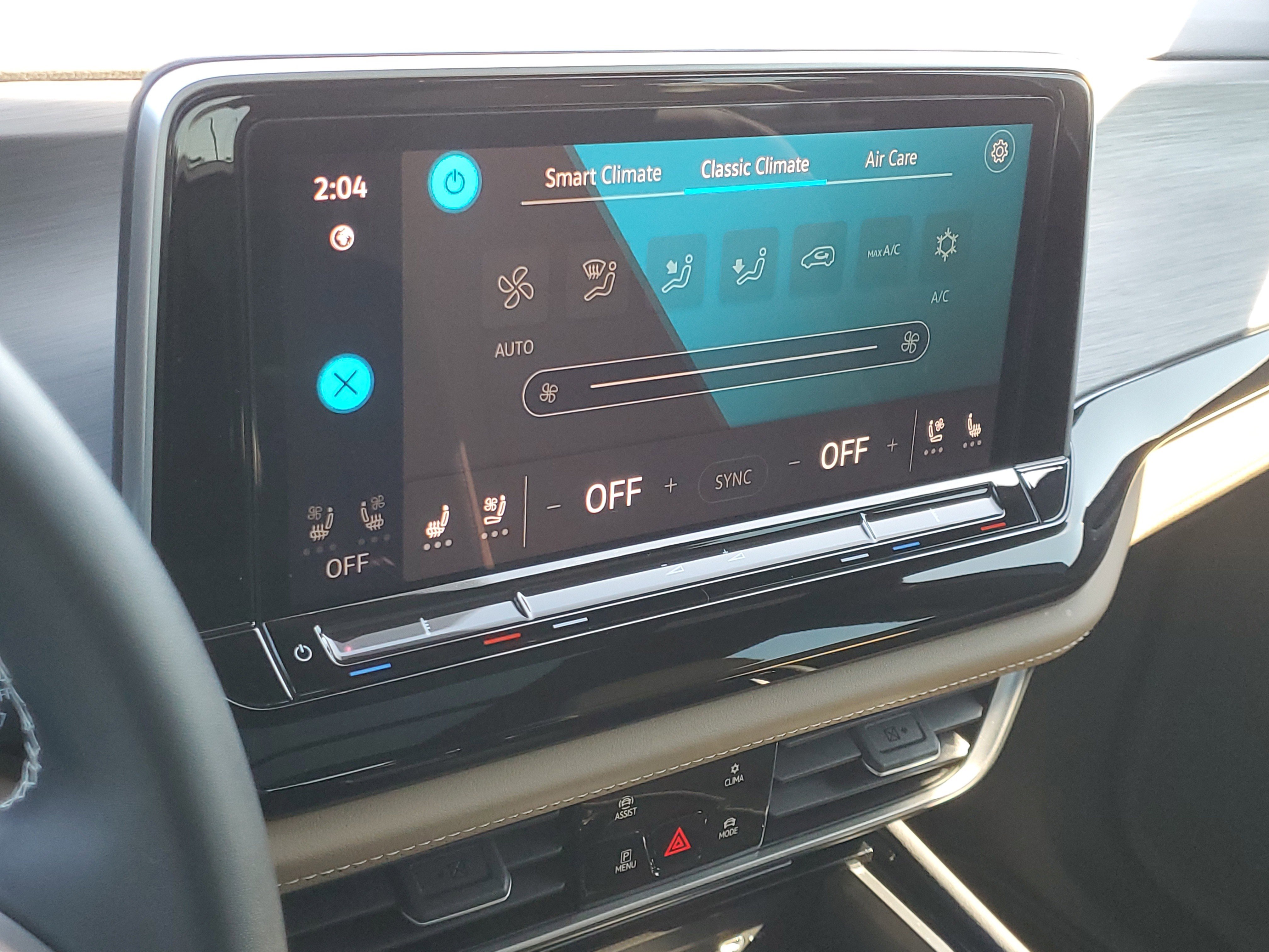 Used 2024 Volkswagen Atlas Cross Sport SE w/ Panoramic Sunroof Package image 25