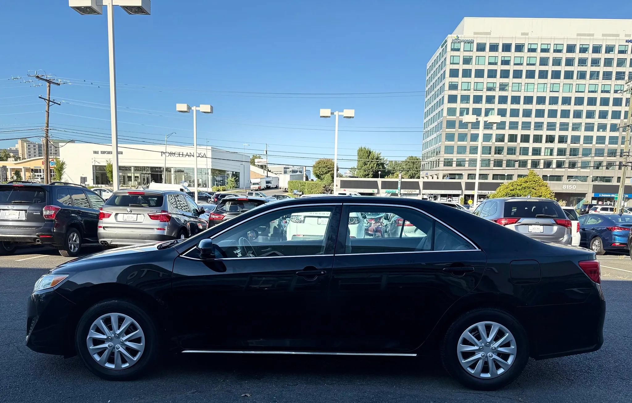 Used 2014 Toyota Camry LE FWD image 4