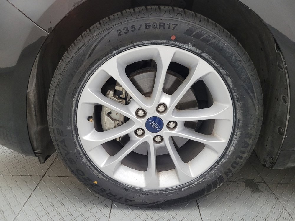 Used 2020 Ford Fusion SE FWD image 31