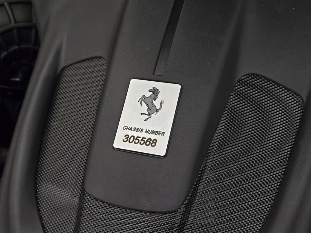 Used 2024 Ferrari Roma Spider image 31