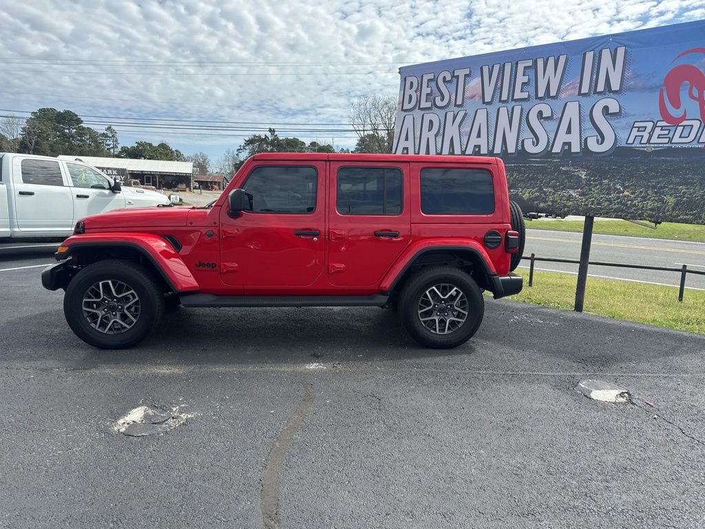 Used 2025 Jeep Wrangler Sahara image 8